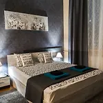 Vitosha Blvd - 2br Lux סופיה