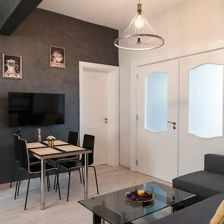 Vitosha Blvd - 2br Lux Apartment